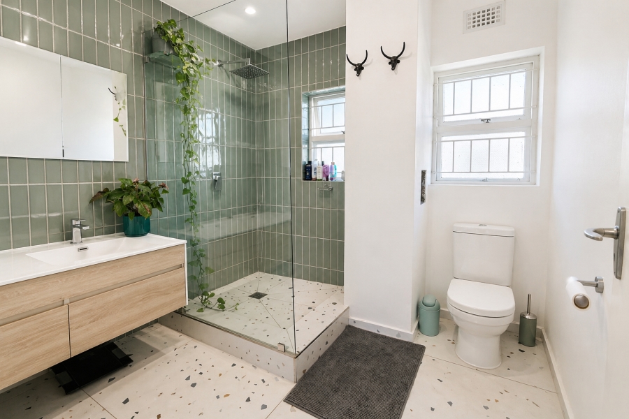 To Let 2 Bedroom Property for Rent in Green Point Western Cape